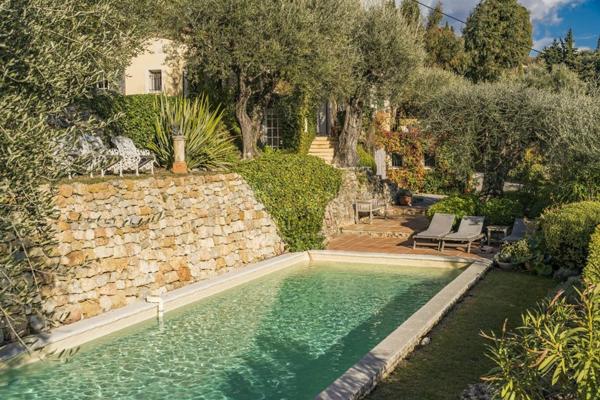 Vente Maison provençale de luxe Châteauneuf-Grasse 6 Pièces 173 m²