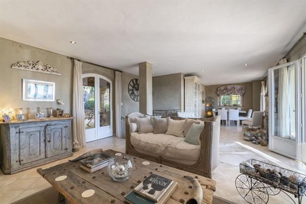 Vente Maison provençale de luxe Châteauneuf-Grasse 6 Pièces 173 m²