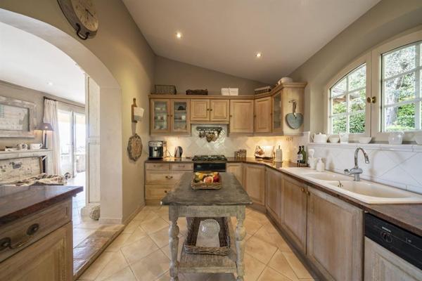 Vente Maison provençale de luxe Châteauneuf-Grasse 6 Pièces 173 m²