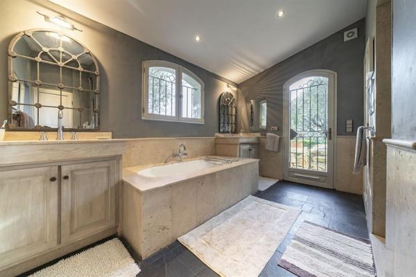 Vente Maison provençale de luxe Châteauneuf-Grasse 6 Pièces 173 m²