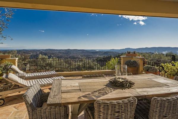 Vente Maison provençale de luxe Châteauneuf-Grasse 6 Pièces 173 m²