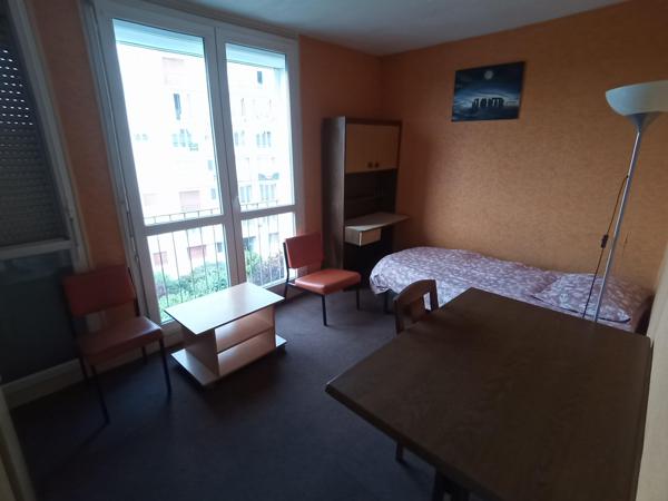 Appartement spécial investisseur / 3 chambres meublées.