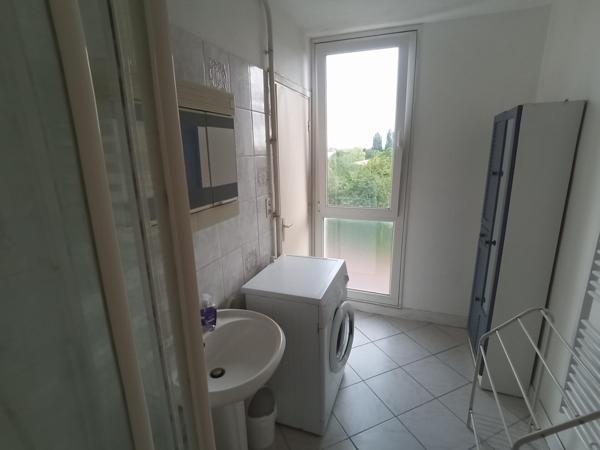 Appartement spécial investisseur / 3 chambres meublées.