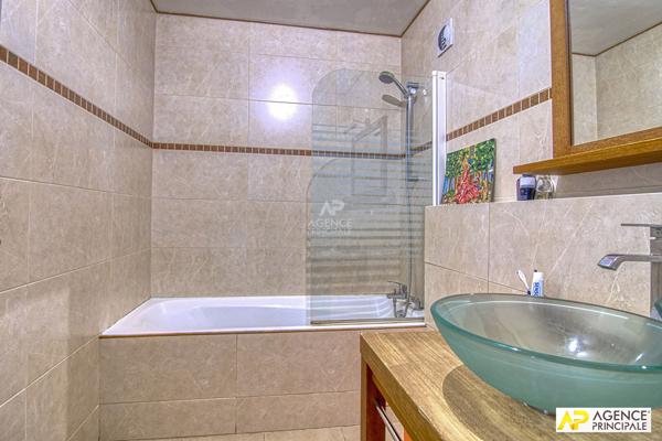 Le Chesnay limite Versailles - Appartement 5 pièces / 4 chambres de 109 m² carrez situé au 2ème étage avec ascenseur, terrasse, cave et parking €699 000 ** - Référence 25526