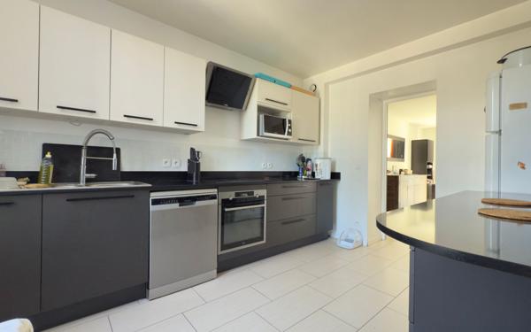 Maison à vendre    5 pièces • 122 m2 Neuilly-sur-Marne