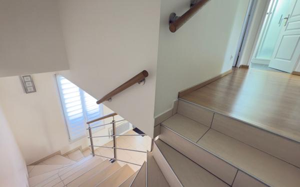 Maison à vendre    5 pièces • 122 m2 Neuilly-sur-Marne