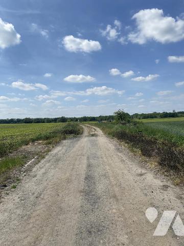 A VENDRE A AUBY TERRAIN A BATIR DE 555m²