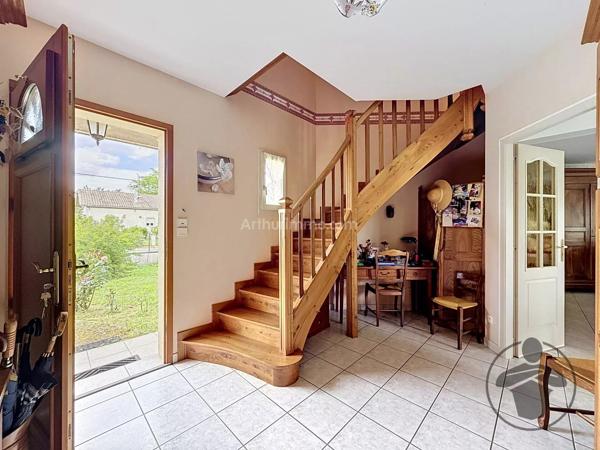 Vente                                                      Maison
                        
                     6 pièces                      141 m2                     à Coutras