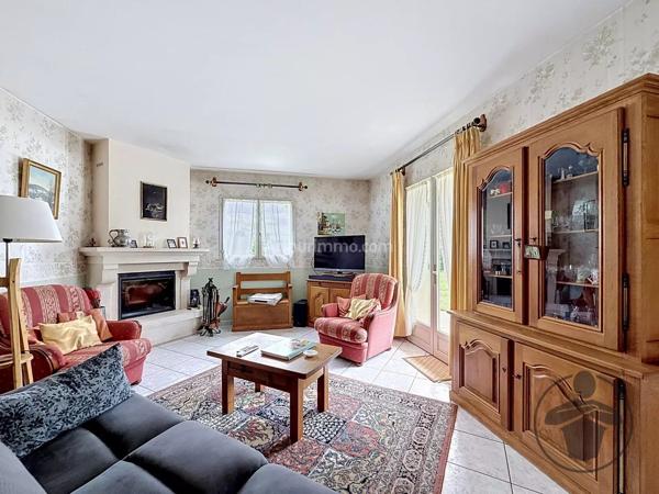 Vente                                                      Maison
                        
                     6 pièces                      141 m2                     à Coutras