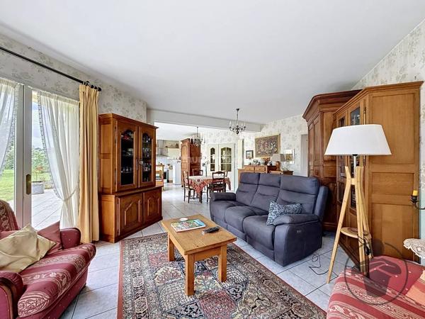 Vente                                                      Maison
                        
                     6 pièces                      141 m2                     à Coutras