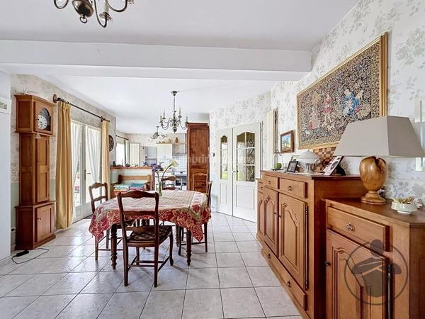 Vente                                                      Maison
                        
                     6 pièces                      141 m2                     à Coutras