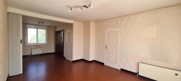 Maison "de type Nantaise" Gorges 4 P . 3 Chs . 84 M² . Sous-sol . T 726 M²