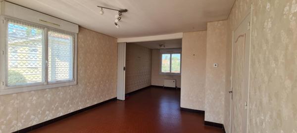 Maison "de type Nantaise" Gorges 4 P . 3 Chs . 84 M² . Sous-sol . T 726 M²