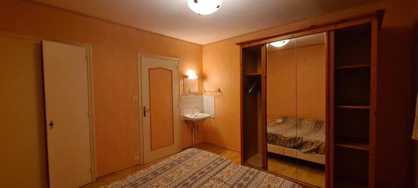 Maison "de type Nantaise" Gorges 4 P . 3 Chs . 84 M² . Sous-sol . T 726 M²