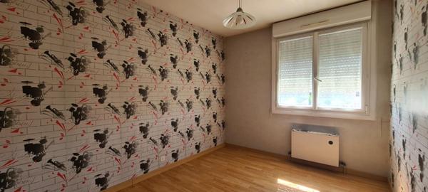Maison "de type Nantaise" Gorges 4 P . 3 Chs . 84 M² . Sous-sol . T 726 M²