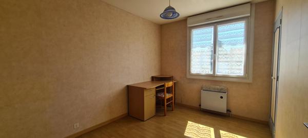 Maison "de type Nantaise" Gorges 4 P . 3 Chs . 84 M² . Sous-sol . T 726 M²