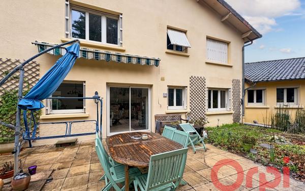 Maison à vendre    16 pièces •  Saint-Amand-Montrond