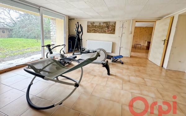 Maison à vendre    16 pièces •  Saint-Amand-Montrond