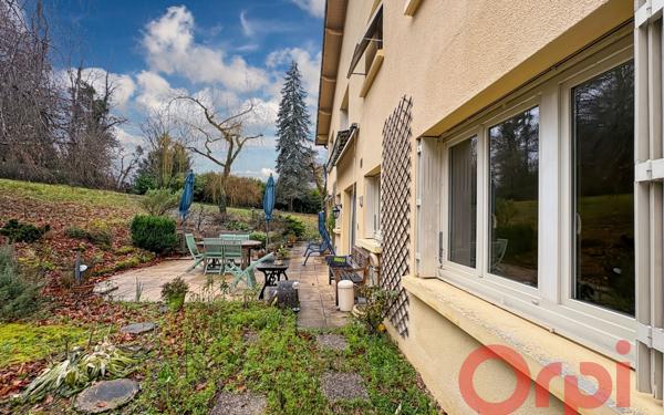 Maison à vendre    16 pièces •  Saint-Amand-Montrond