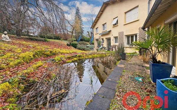 Maison à vendre    16 pièces •  Saint-Amand-Montrond