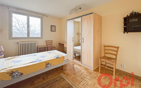 Maison à vendre    16 pièces •  Saint-Amand-Montrond