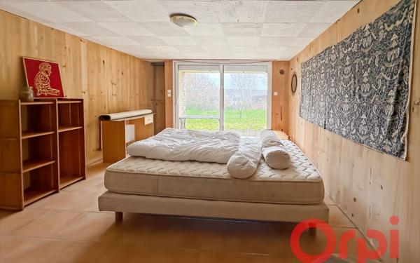 Maison à vendre    16 pièces •  Saint-Amand-Montrond