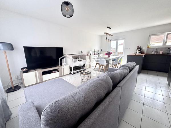 Maison jumelée 77m2 env., calme:réno intérieure 100%