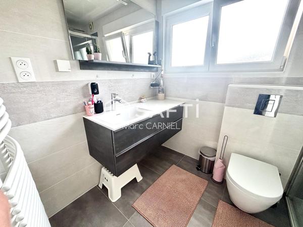 Maison jumelée 77m2 env., calme:réno intérieure 100%