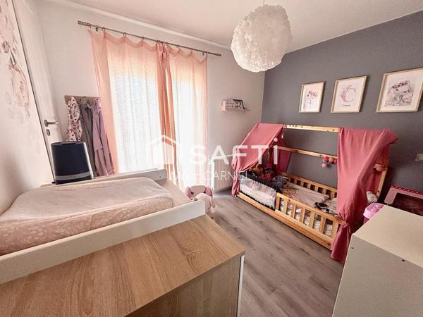 Maison jumelée 77m2 env., calme:réno intérieure 100%