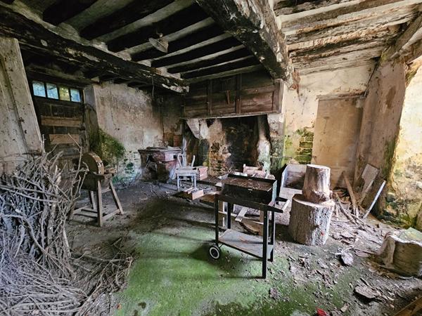 Maison à rénover avec dépendances CARENTAN