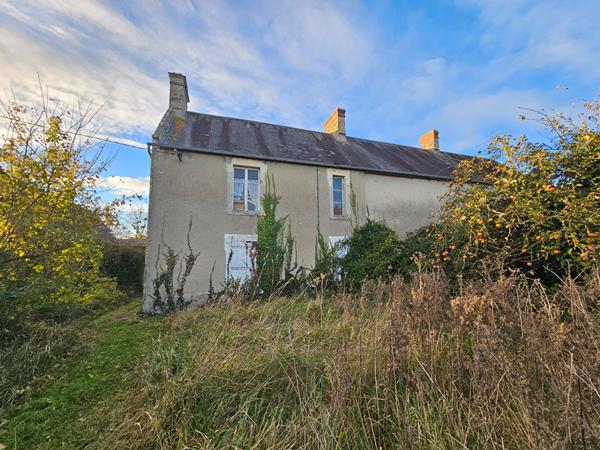 Maison à rénover avec dépendances CARENTAN