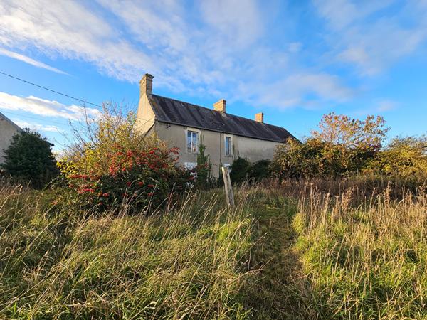 Maison à rénover avec dépendances CARENTAN