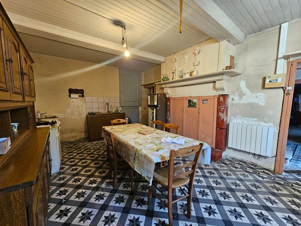 Maison à rénover avec dépendances CARENTAN