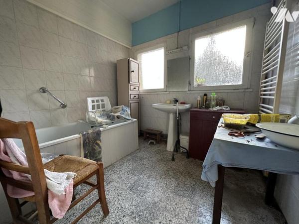 Longère à rénover entièrement à Sainte-Croix Hague