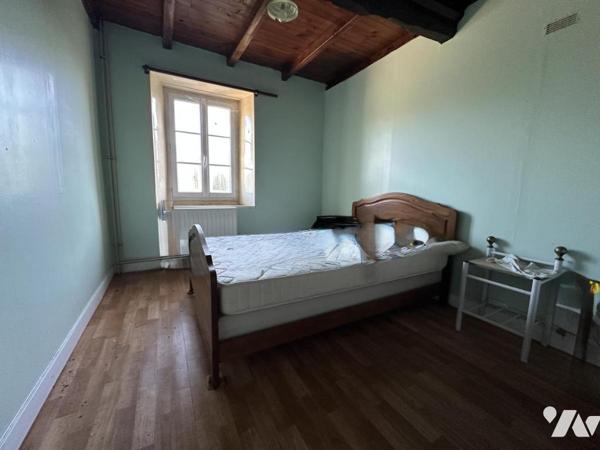 Longère à rénover entièrement à Sainte-Croix Hague