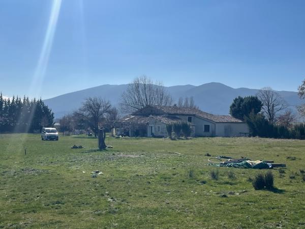 MAISON DE CAMPAGNE DE 265m2 SUR 9000m2 DE TERRAIN