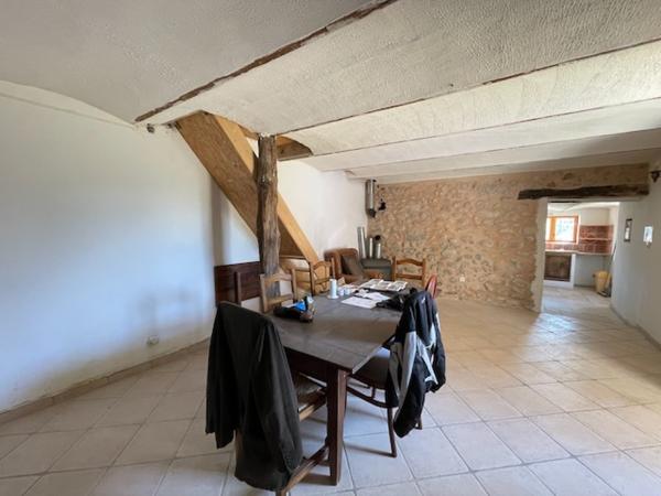 MAISON DE CAMPAGNE DE 265m2 SUR 9000m2 DE TERRAIN