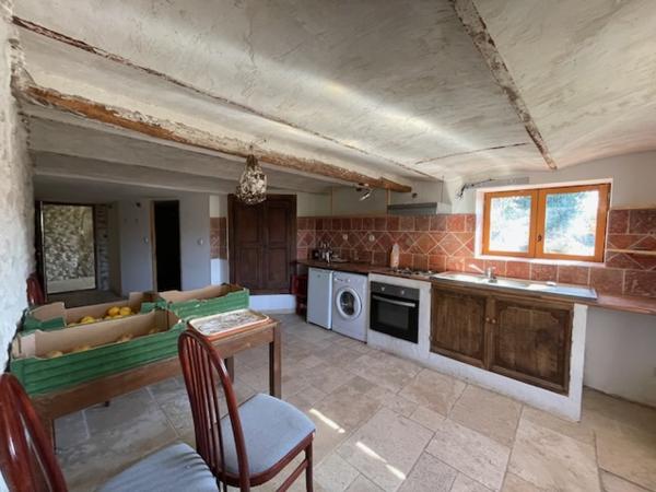 MAISON DE CAMPAGNE DE 265m2 SUR 9000m2 DE TERRAIN