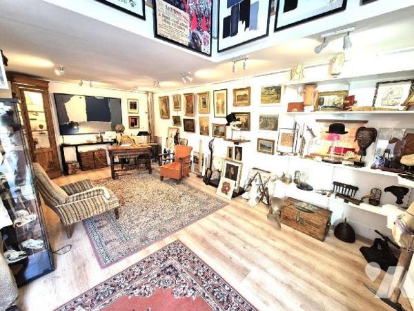 Sur le passage touristique du circuit Renoir, venez découvrir cette galerie d'art idéalement am...