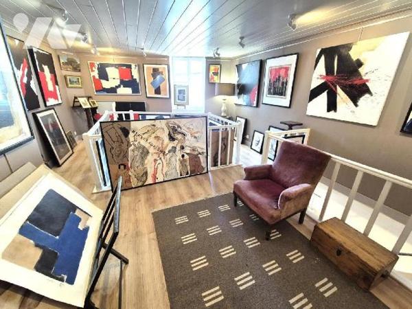 Sur le passage touristique du circuit Renoir, venez découvrir cette galerie d'art idéalement am...