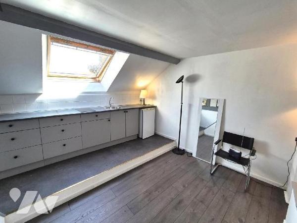 Sur le passage touristique du circuit Renoir, venez découvrir cette galerie d'art idéalement am...