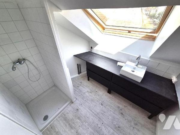 Sur le passage touristique du circuit Renoir, venez découvrir cette galerie d'art idéalement am...