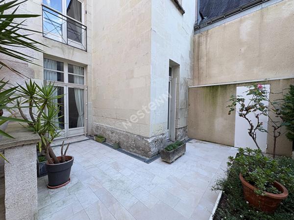 TOURS ? LES HALLES | GRAND T1 BIS AVEC TERRASSE PRIVATIVE