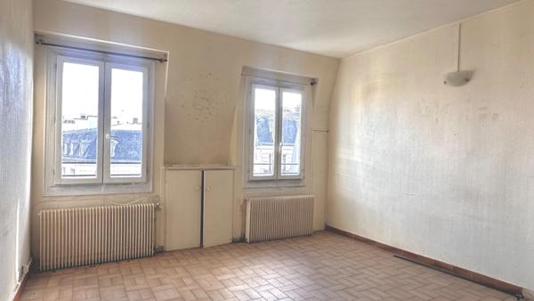 Appartement 6eme étage à rénover PARIS 10