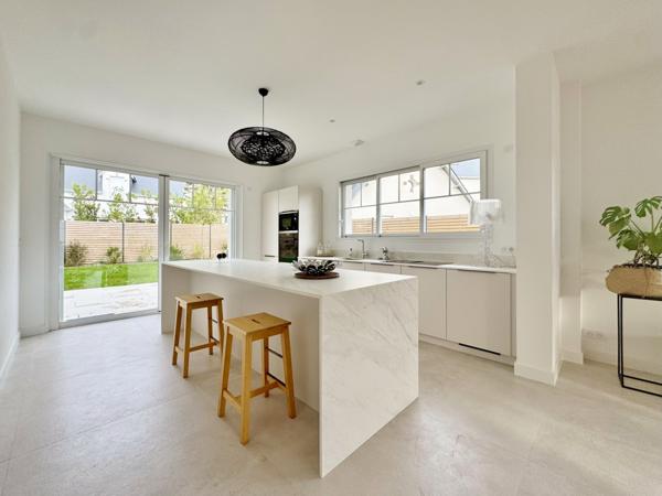 Maison  7 pièce(s)  5 chambre(s)  180 m²