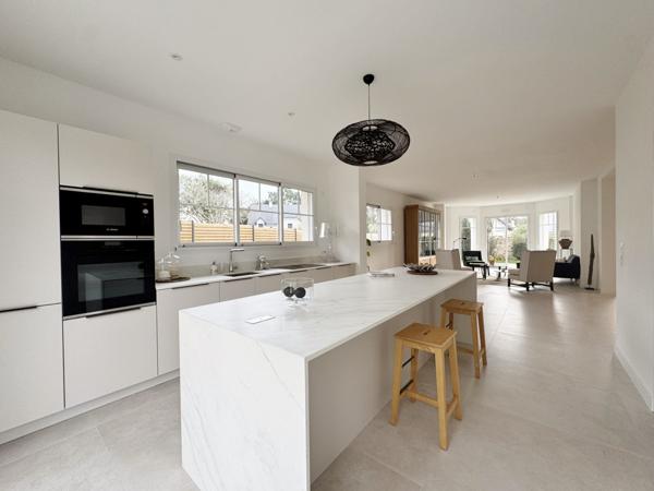 Maison  7 pièce(s)  5 chambre(s)  180 m²