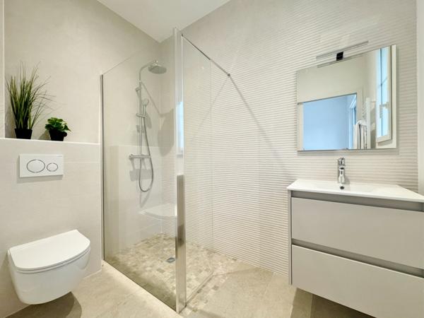 Maison  7 pièce(s)  5 chambre(s)  180 m²