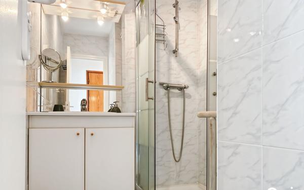 Appartement à louer    2 pièces • 47,01 m2 Larmor-Plage