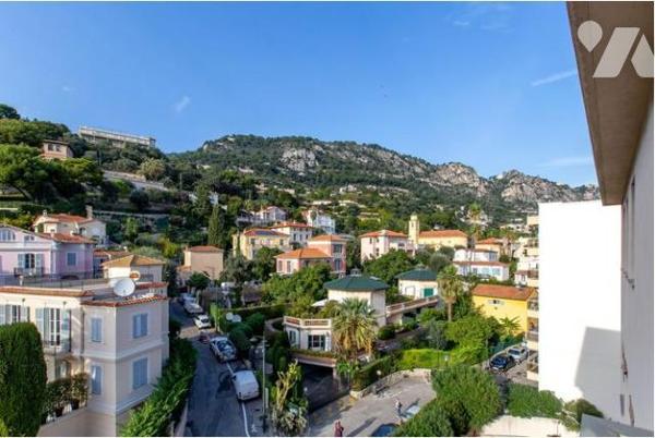 DEUX PIÉCES AVEC GARAGE