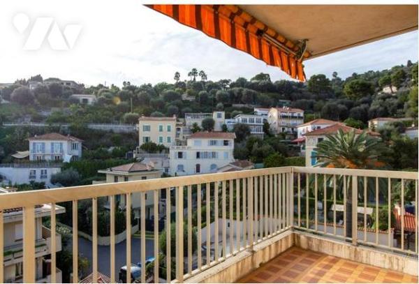 DEUX PIÉCES AVEC GARAGE